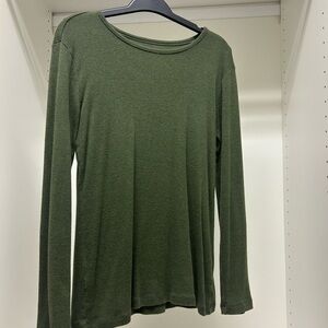 Casual and comfy - Gap Olive Long Sleeve Top
